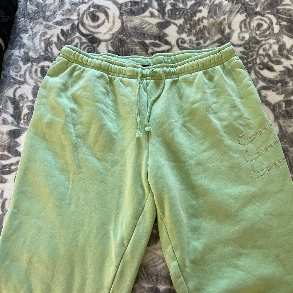 Light green pastel XXL Nike rhinestone swoosh sweatpants joggers - Picture 3 of 5